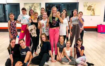 Obóz młodzieżowy, Olsztyn - obóz taneczny z elementami gimnastyki z Marysią Krasowską Manor Camp, 10 dni 9-16 lat